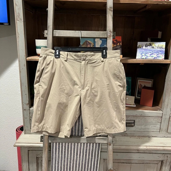 Vineyard Vines performance breaker shorts size 35 - Picture 1 of 8